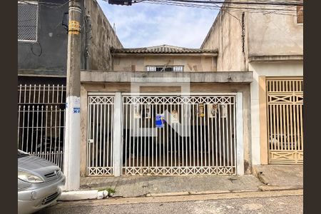 Casa à venda com 150m², 4 quartos e 1 vaga Casa à venda com 150m², 4 quartos e 1 vagaFachada