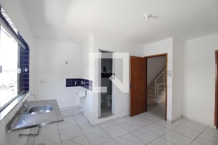 Sala/Cozinha e área de serviço de apartamento para alugar com 2 quartos, 45m² em Vila Buenos Aires, São Paulo