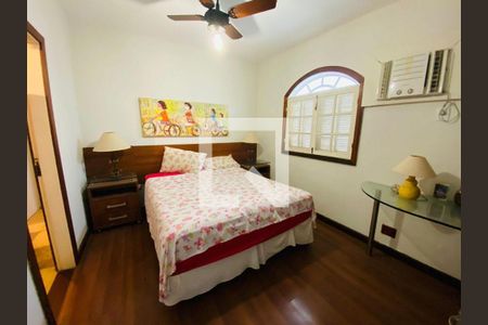 Casa à venda com 3 quartos, 250m² em Cantagalo, Niterói
