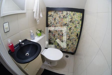 Banheiro de casa para alugar com 3 quartos, 107m² em Jardim Ivana, São Paulo