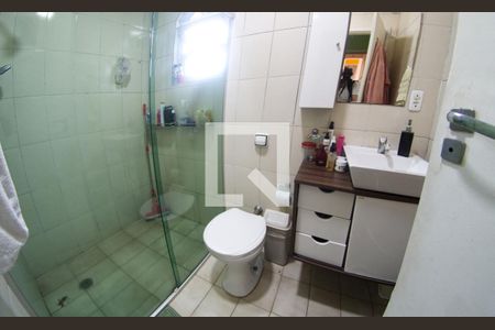Banheiro de casa para alugar com 3 quartos, 107m² em Jardim Ivana, São Paulo