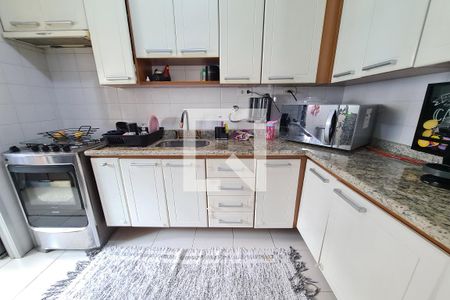 Apartamento à venda com 56m², 2 quartos e 2 vagasCozinha