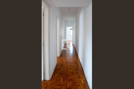 Apartamento para alugar com 149m², 4 quartos e sem vaga Apartamento para alugar com 149m², 4 quartos e sem vagaCorredor