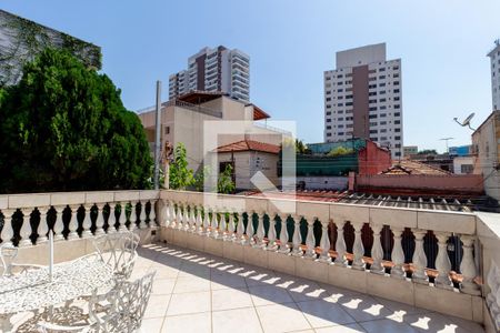 Casa à venda com 200m², 3 quartos e 2 vagas Casa à venda com 200m², 3 quartos e 2 vagasVaranda - Quarto 1 e 2