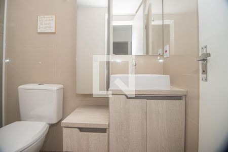 Banheiro de apartamento à venda com 1 quarto, 50m² em Sarandi, Porto Alegre