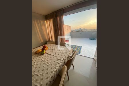 Apartamento à venda com 120m², 2 quartos e 2 vagasCozinha