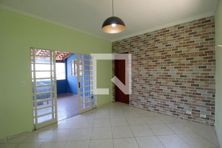 Sala de casa para alugar com 3 quartos, 150m² em Jardim Mirante dos Ovnis, Votorantim