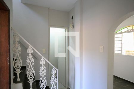 Escada de casa à venda com 3 quartos, 300m² em Bom Jesus, Belo Horizonte