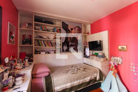 Casa à venda com 580m², 5 quartos e 8 vagasQuarto 4 - Suíte