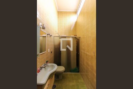 Casa à venda com 580m², 5 quartos e 8 vagasBanheiro