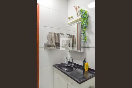 Casa à venda com 82m², 2 quartos e 1 vagaBanheiro