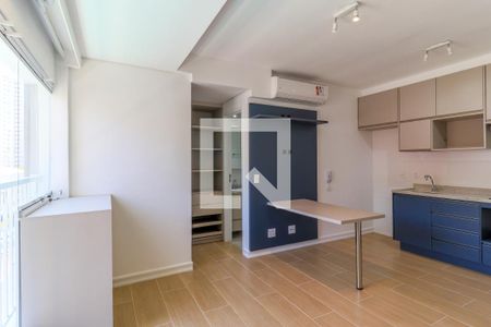 Sala/Quarto de kitnet/studio para alugar com 1 quarto, 27m² em Brooklin Paulista, São Paulo