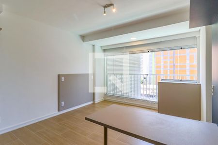 Sala/Quarto de kitnet/studio para alugar com 1 quarto, 27m² em Brooklin Paulista, São Paulo