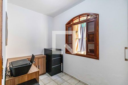 Casa à venda com 230m², 3 quartos e 4 vagasQuarto de serviço