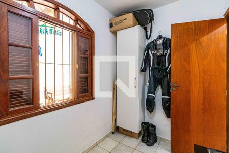 Casa à venda com 230m², 3 quartos e 4 vagasQuarto de serviço