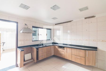 Casa à venda com 120m², 3 quartos e 2 vagas Casa à venda com 120m², 3 quartos e 2 vagasCozinha