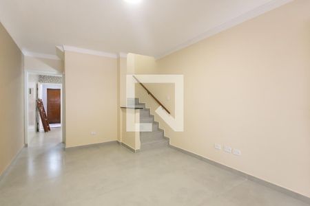 Sala de casa para alugar com 3 quartos, 150m² em Vila Carmosina, São Paulo