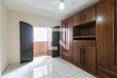 Quarto 1  de casa para alugar com 3 quartos, 150m² em Vila Carmosina, São Paulo