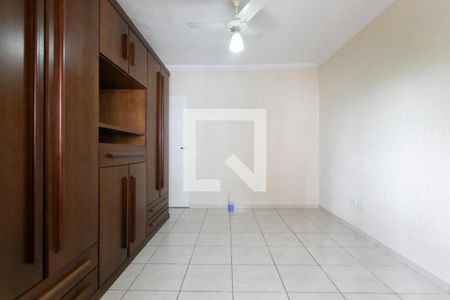 Quarto 1  de casa para alugar com 3 quartos, 150m² em Vila Carmosina, São Paulo