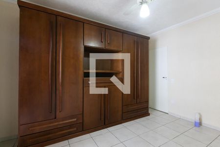 Quarto 1  de casa para alugar com 3 quartos, 150m² em Vila Carmosina, São Paulo