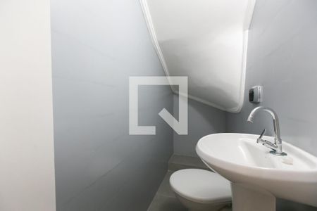 Lavabo de casa para alugar com 3 quartos, 150m² em Vila Carmosina, São Paulo
