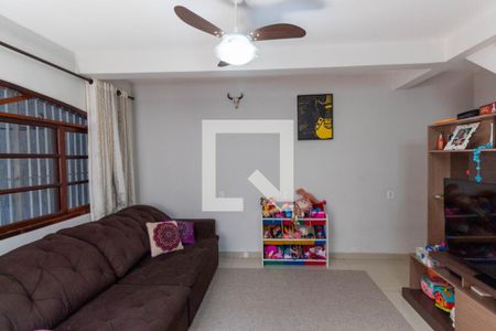 Sala de casa à venda com 4 quartos, 250m² em Vila Paranaguá, São Paulo