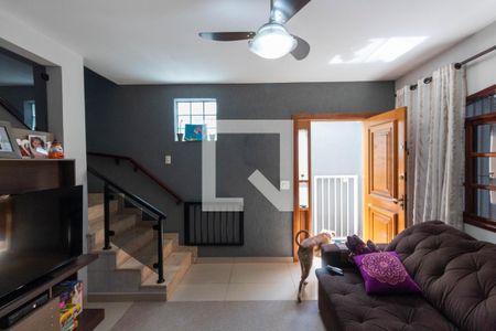 Sala de casa à venda com 4 quartos, 250m² em Vila Paranaguá, São Paulo