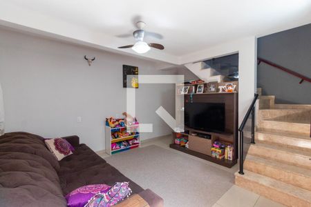 Sala de casa à venda com 4 quartos, 250m² em Vila Paranaguá, São Paulo