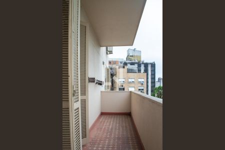 Apartamento à venda com 144m², 4 quartos e 1 vaga Apartamento à venda com 144m², 4 quartos e 1 vagaVaranda