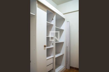 Apartamento à venda com 144m², 4 quartos e 1 vaga Apartamento à venda com 144m², 4 quartos e 1 vagaQuarto de serviço