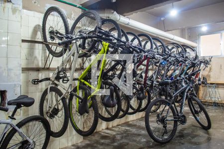 Apartamento à venda com 144m², 4 quartos e 1 vaga Apartamento à venda com 144m², 4 quartos e 1 vagaÁrea comum - bicicletário