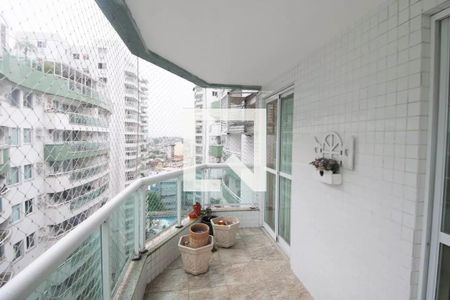Apartamento para alugar com 107m², 3 quartos e 2 vagas Apartamento para alugar com 107m², 3 quartos e 2 vagasVaranda