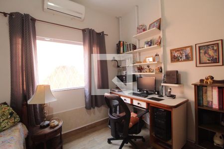 Casa à venda com 385m², 4 quartos e 4 vagas Casa à venda com 385m², 4 quartos e 4 vagasQuarto 2