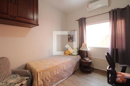 Casa à venda com 385m², 4 quartos e 4 vagas Casa à venda com 385m², 4 quartos e 4 vagasQuarto 2