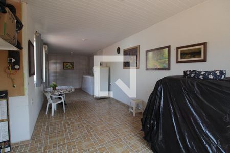 Casa à venda com 385m², 4 quartos e 4 vagas Casa à venda com 385m², 4 quartos e 4 vagasEdícula