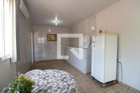 Casa à venda com 385m², 4 quartos e 4 vagas Casa à venda com 385m², 4 quartos e 4 vagasEdícula