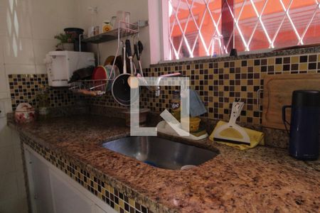 Casa à venda com 385m², 4 quartos e 4 vagas Casa à venda com 385m², 4 quartos e 4 vagasCoziinha