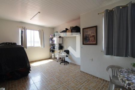 Casa à venda com 385m², 4 quartos e 4 vagas Casa à venda com 385m², 4 quartos e 4 vagasEdícula