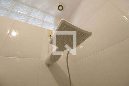 Casa à venda com 385m², 4 quartos e 4 vagas Casa à venda com 385m², 4 quartos e 4 vagasBanheiro Social