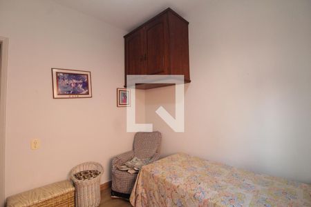 Casa à venda com 385m², 4 quartos e 4 vagas Casa à venda com 385m², 4 quartos e 4 vagasQuarto 2