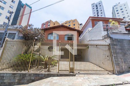 Casa à venda com 200m², 4 quartos e 4 vagasFachada