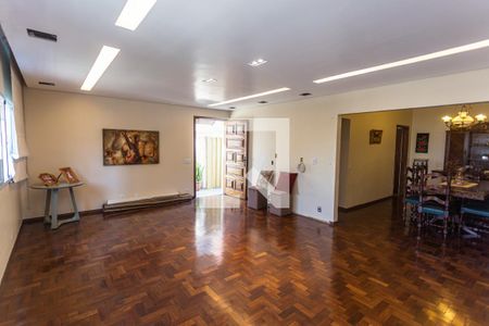 Sala de casa à venda com 4 quartos, 200m² em Grajaú, Belo Horizonte