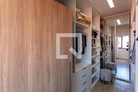 Casa à venda com 380m², 4 quartos e 6 vagas Casa à venda com 380m², 4 quartos e 6 vagasCloset do quarto