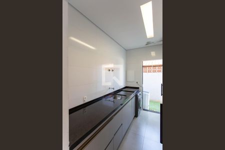 Casa à venda com 380m², 4 quartos e 6 vagas Casa à venda com 380m², 4 quartos e 6 vagasLavanderia