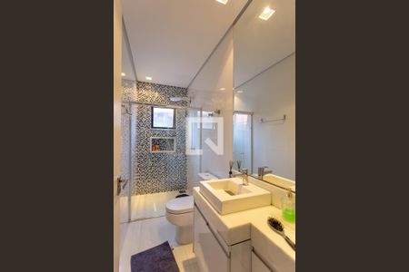 Casa à venda com 380m², 4 quartos e 6 vagas Casa à venda com 380m², 4 quartos e 6 vagasBanheiro