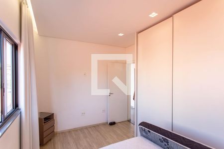 Casa à venda com 380m², 4 quartos e 6 vagas Casa à venda com 380m², 4 quartos e 6 vagasQuarto 2