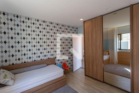 Casa à venda com 380m², 4 quartos e 6 vagas Casa à venda com 380m², 4 quartos e 6 vagasQuarto 4