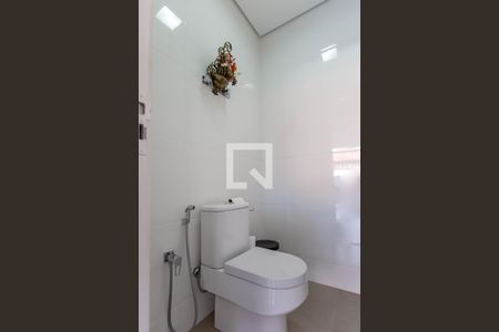 Casa à venda com 380m², 4 quartos e 6 vagas Casa à venda com 380m², 4 quartos e 6 vagasBanheiro