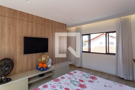 Casa à venda com 380m², 4 quartos e 6 vagas Casa à venda com 380m², 4 quartos e 6 vagasQuarto Suíte