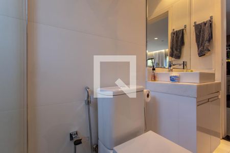 Casa à venda com 380m², 4 quartos e 6 vagas Casa à venda com 380m², 4 quartos e 6 vagasBanheiro